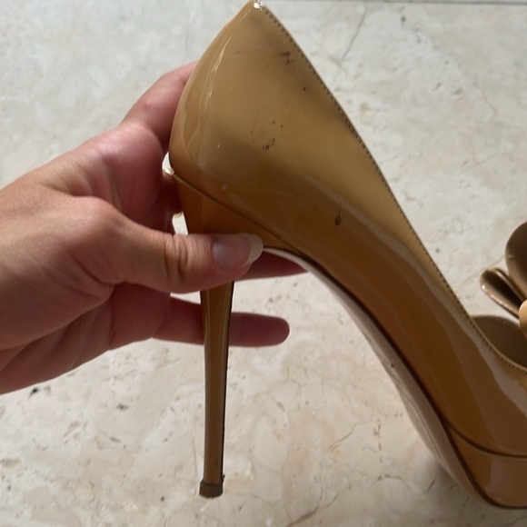 Authentic Valentino Bow Beige Nude Patent Leather Platform Stiletto Heels - Picture 6 of 7